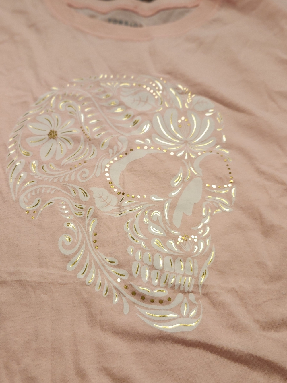 Like New torrid Light Pink Tee with Graphic Skull
